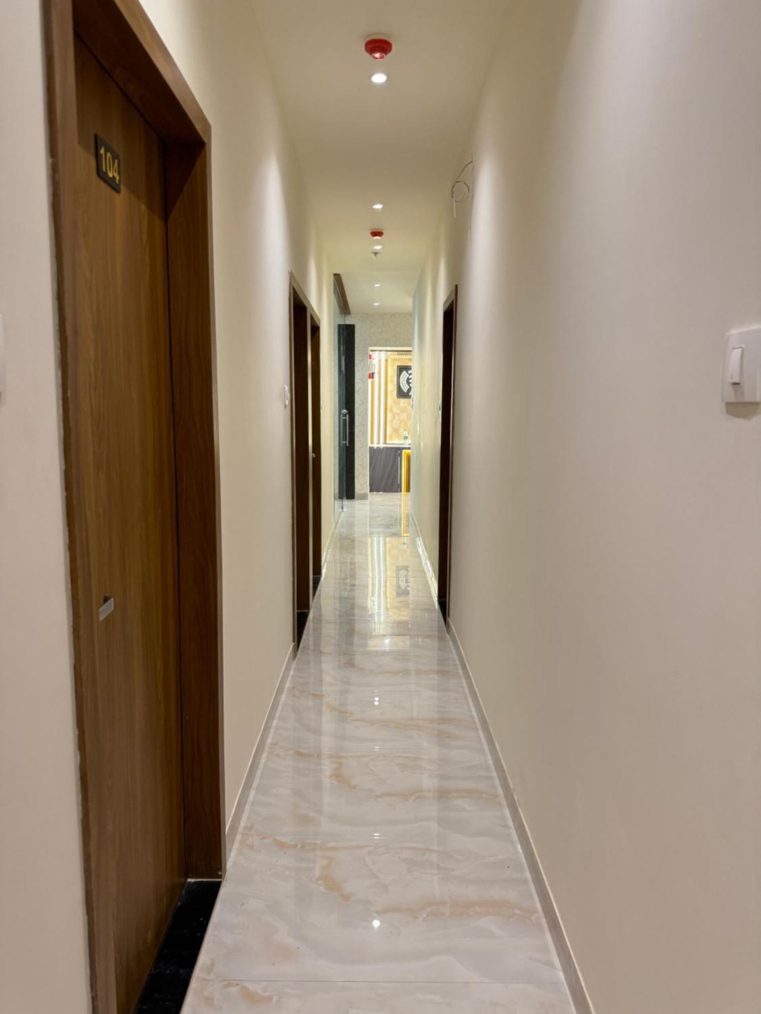 Hotel Bellamont Βομβάη Εξωτερικό φωτογραφία