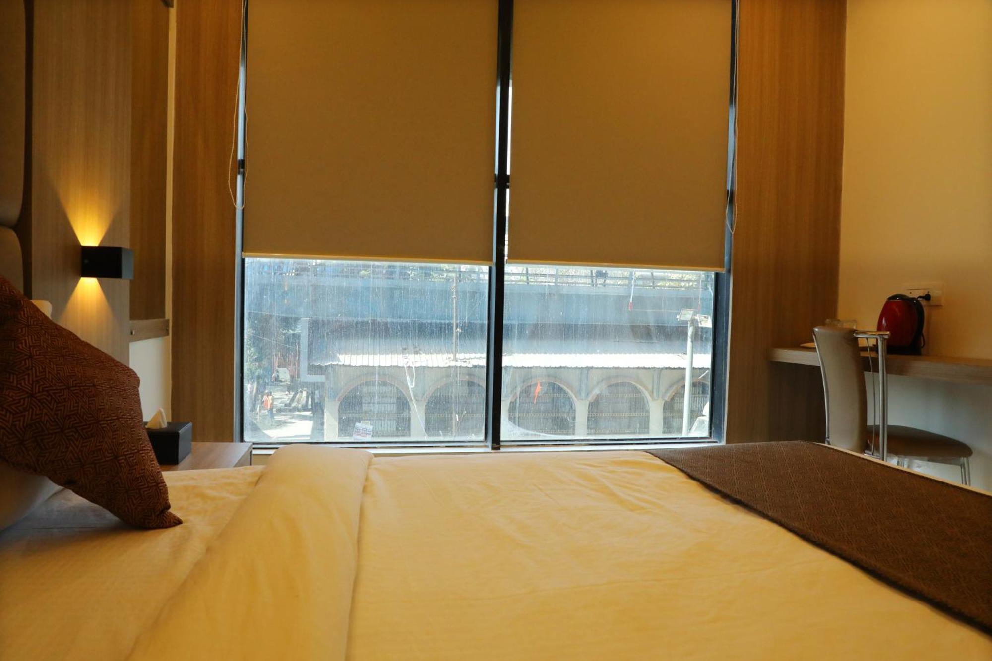 Hotel Bellamont Βομβάη Εξωτερικό φωτογραφία